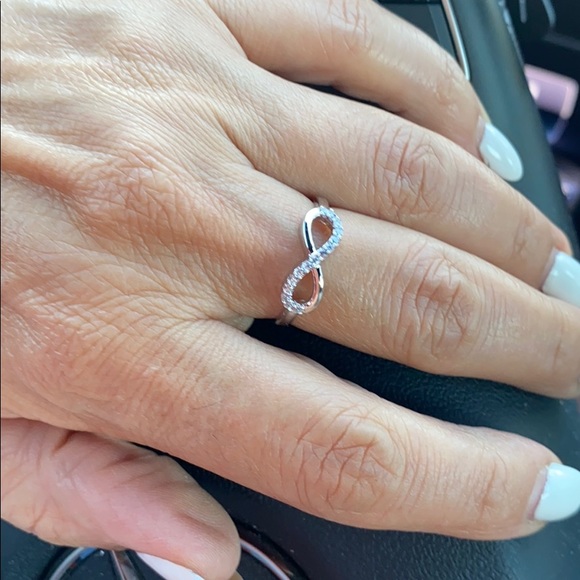 Sterling Silver Forever Infinity Ring size 8 - Picture 3 of 7